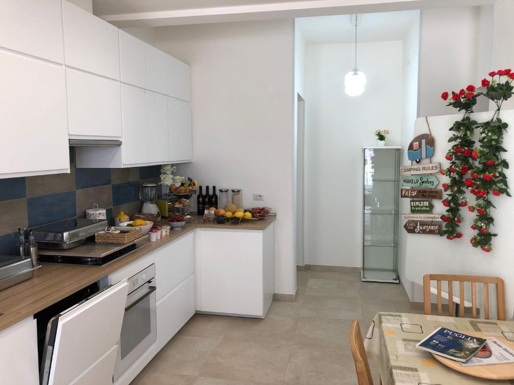 A kitchen or kitchenette at Tramontana Tre Archi B&B