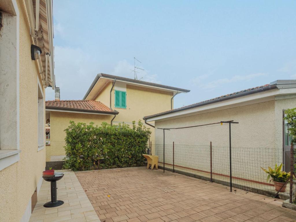 The building in which the holiday home is located
