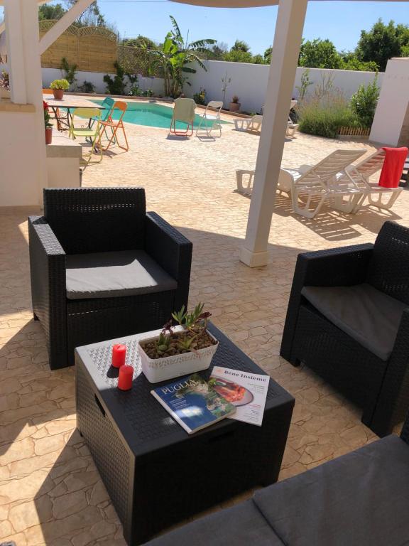 The swimming pool at or close to Tramontana Tre Archi B&B