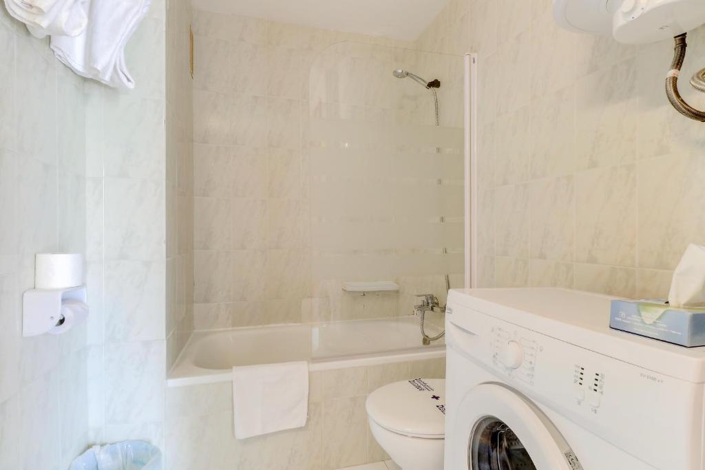 Kúpeľňa v ubytovaní Apartamentos Llevant