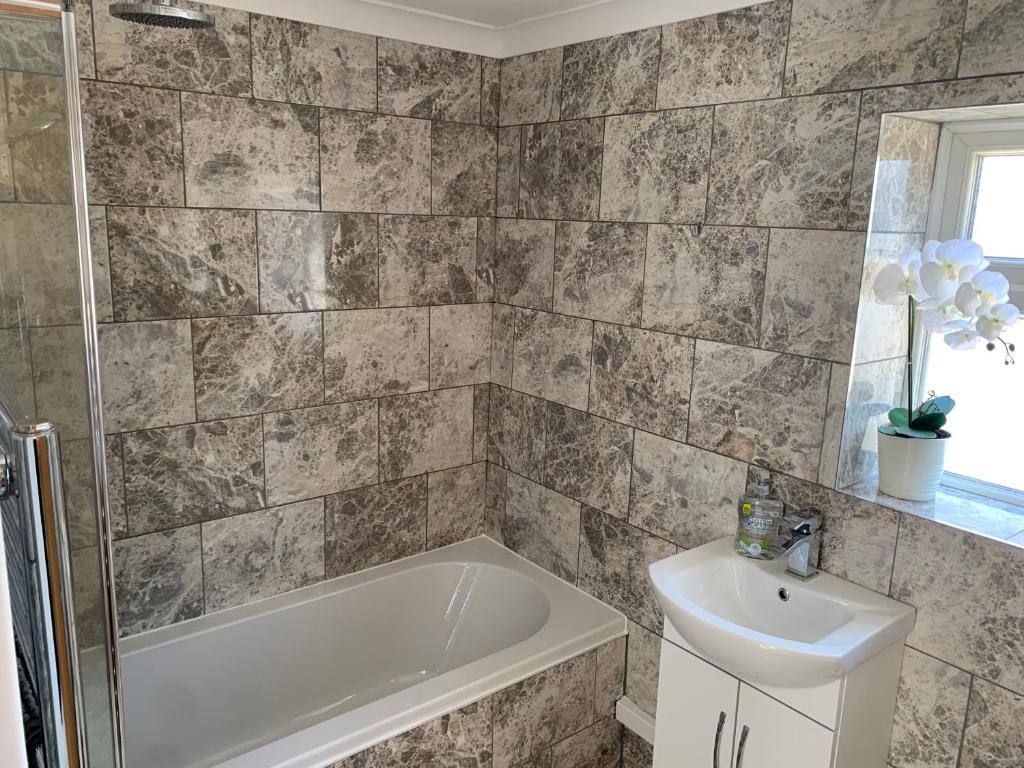 Eclipse Apartment No 3 8