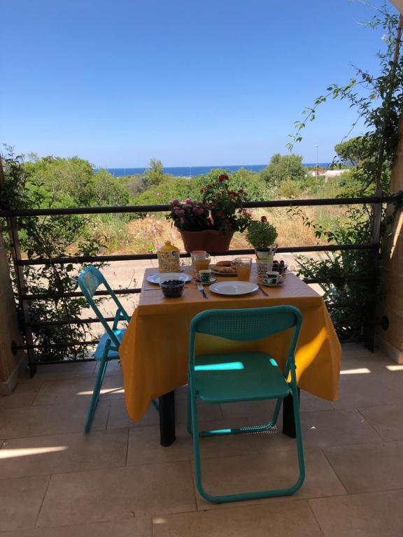 A balcony or terrace at Tramontana Tre Archi B&B