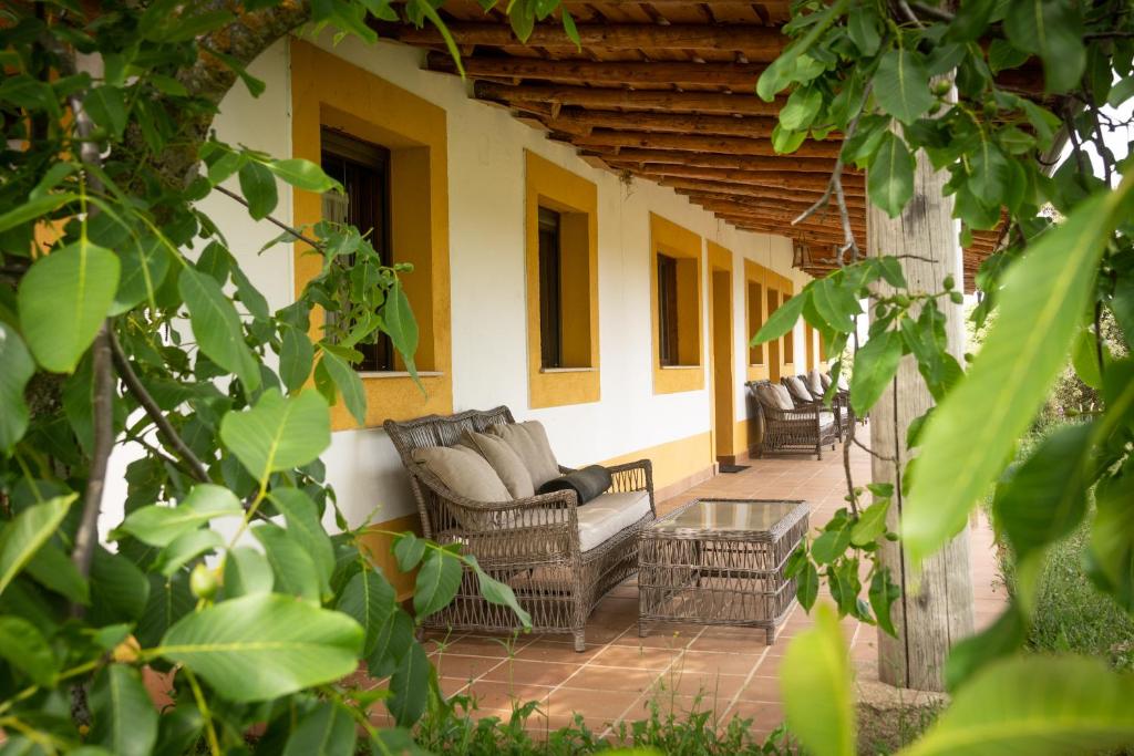 Posedenie v ubytovaní Eco-Lodge en la Reserva Privada Campanarios de Azaba - Proyecto de Conservación