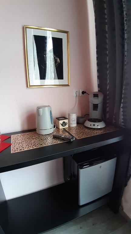 Příslušenství pro přípravu čaje a kávy v ubytování Room De Lux SPA " TABARKA "