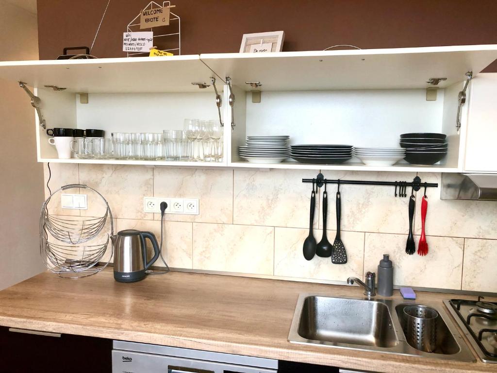 Kuchyň nebo kuchyňský kout v ubytování Apartment Tatry - spacious 3BD, Netflix & fast internet