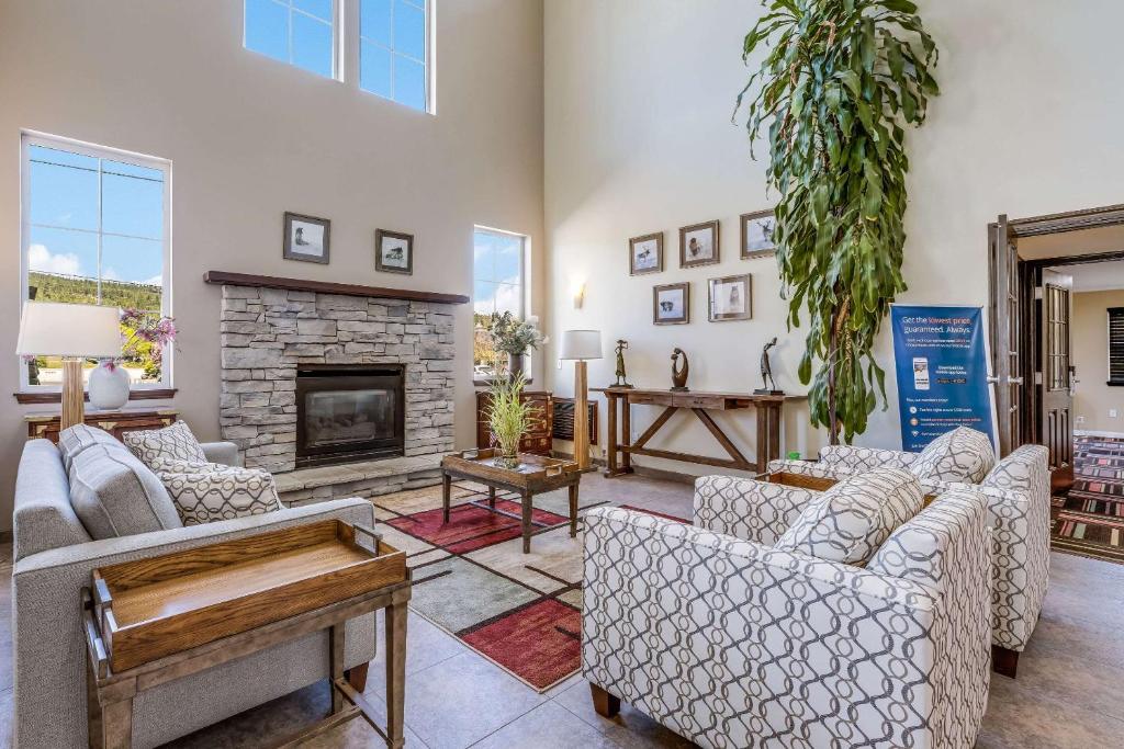 Posezení v ubytování Quality Inn Cle Elum-Ellensburg