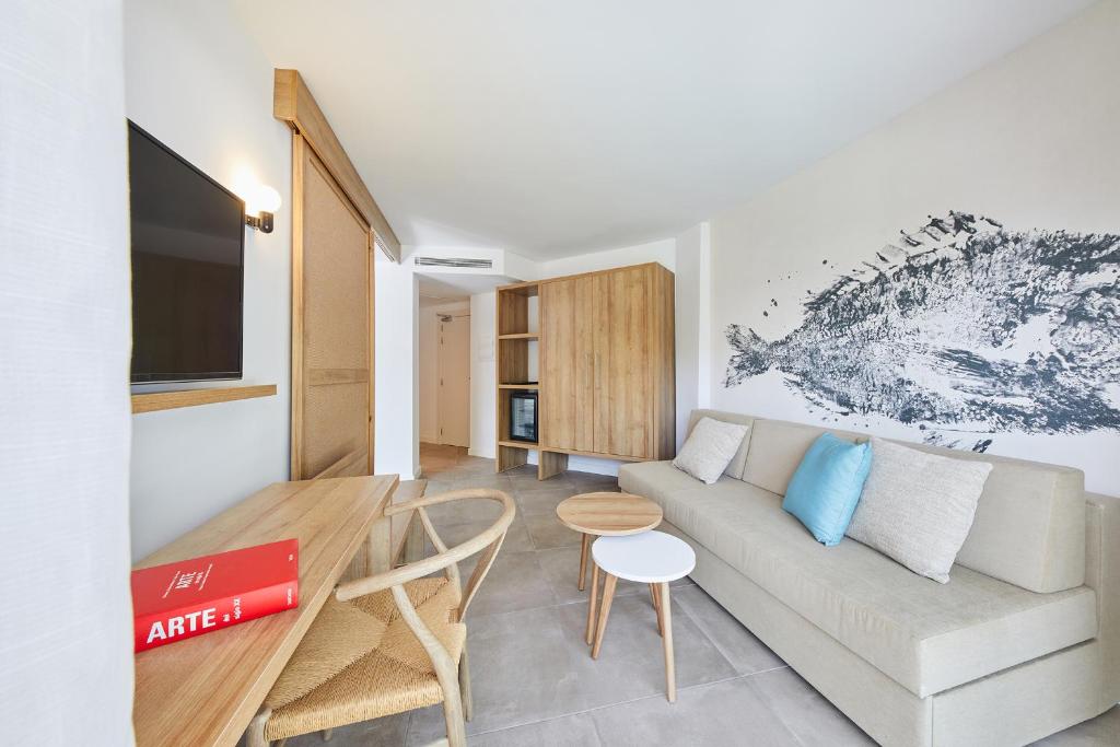 Sofia Alcudia Beach, Port dAlcudia – Updated 2023 Prices