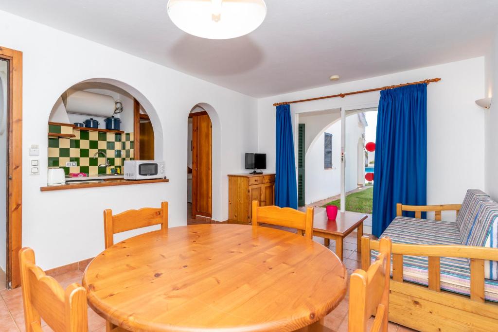 Apartamentos Vistapicas, Cala en Blanes – Precios ...