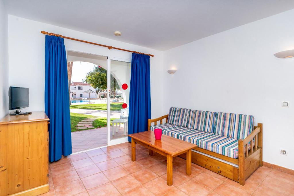 Apartamentos Vistapicas, Cala en Blanes – Updated 2023 Prices