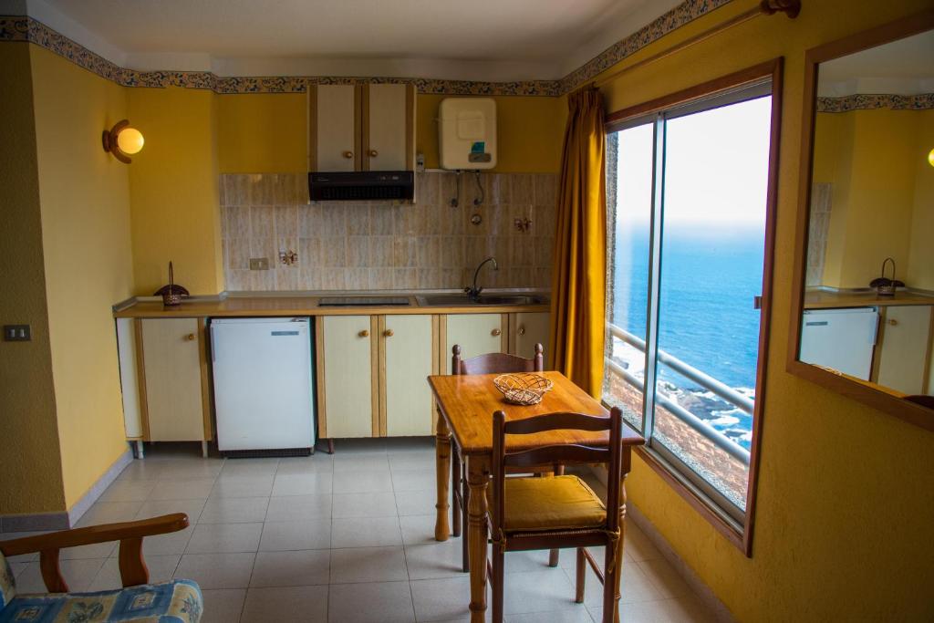 Kuchyň nebo kuchyňský kout v ubytování Casa MARA Tenerife