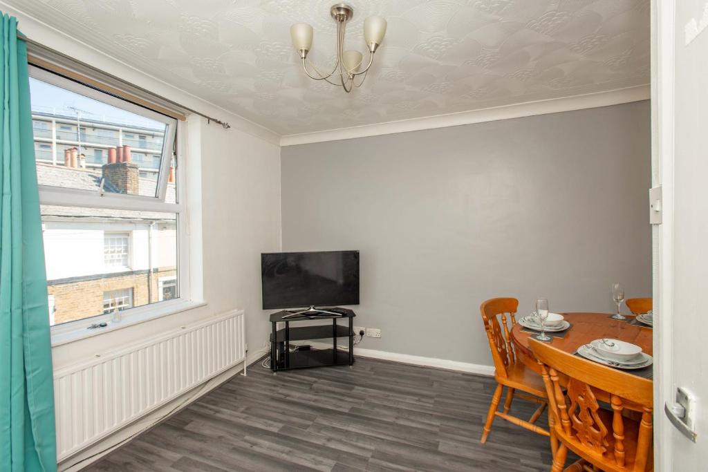 Lovely 2 bed flat in Gravesend by the Riverside