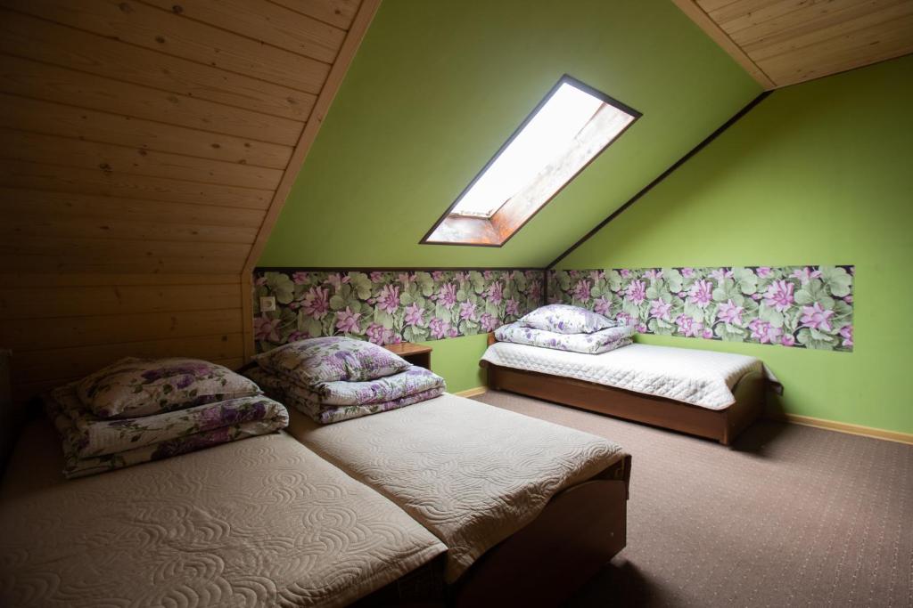 U Haliny - Triple Room With Mountain View
