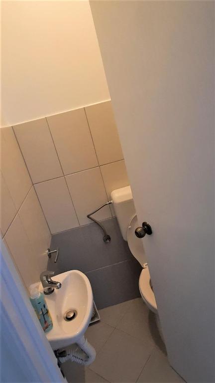 Łazienka w obiekcie Apartments Bosana XIV