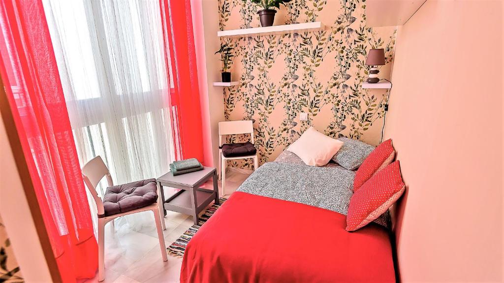Postel nebo postele na pokoji v ubytování Palacios Deluxe Apartment with Elevator