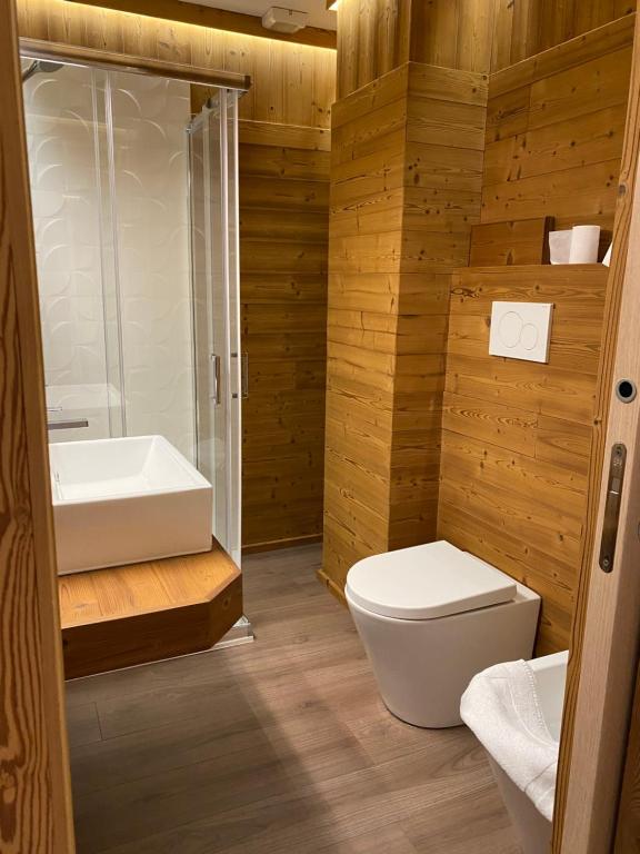 Kúpeľňa v ubytovaní Sottosopra Alps Apartments & Rooms