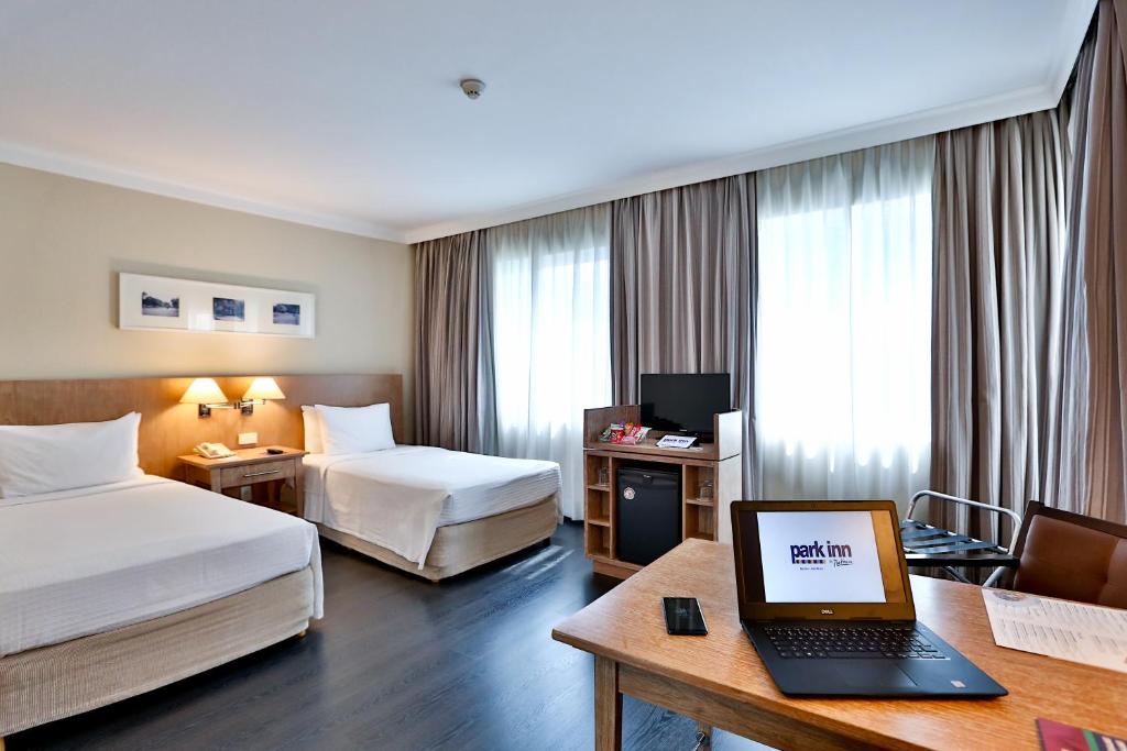  Park Inn by Radisson Berrini