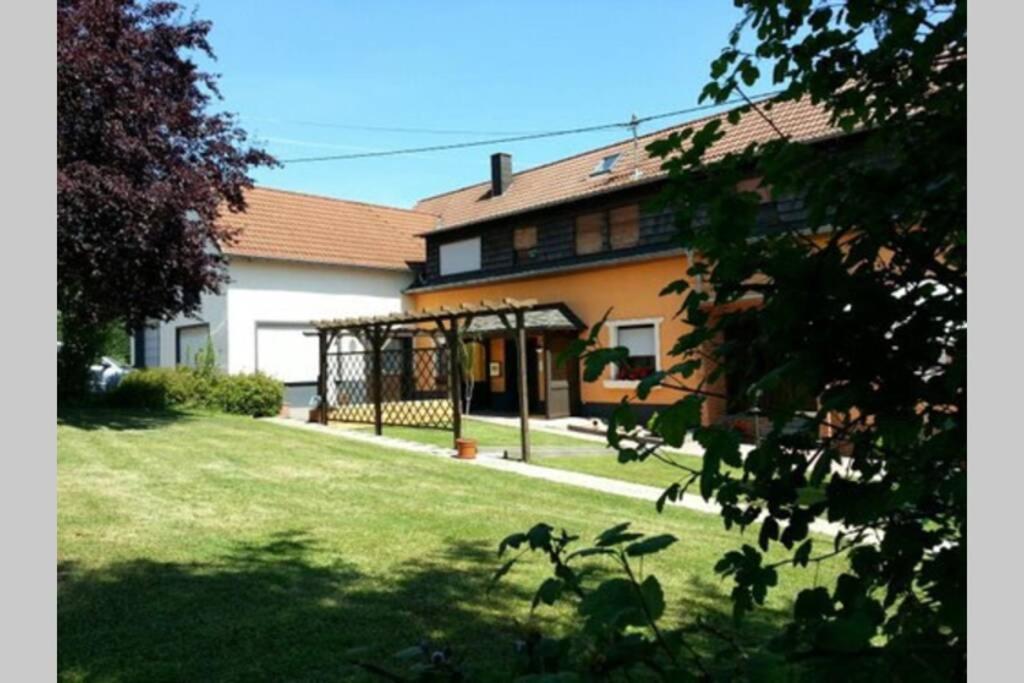 Ferienwohnung *Alte-Schreinerei* KLASSEN - Housity