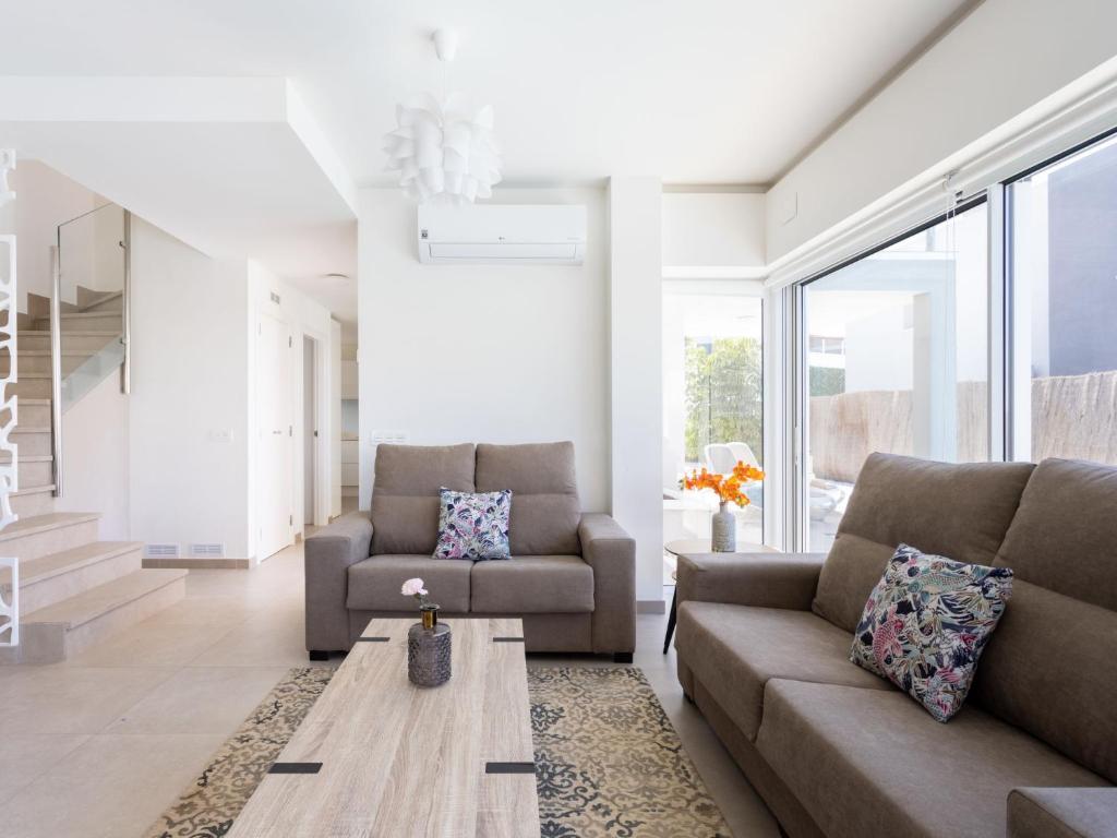 Posedenie v ubytovaní Villa Blanca Playa Paraíso by Interhome