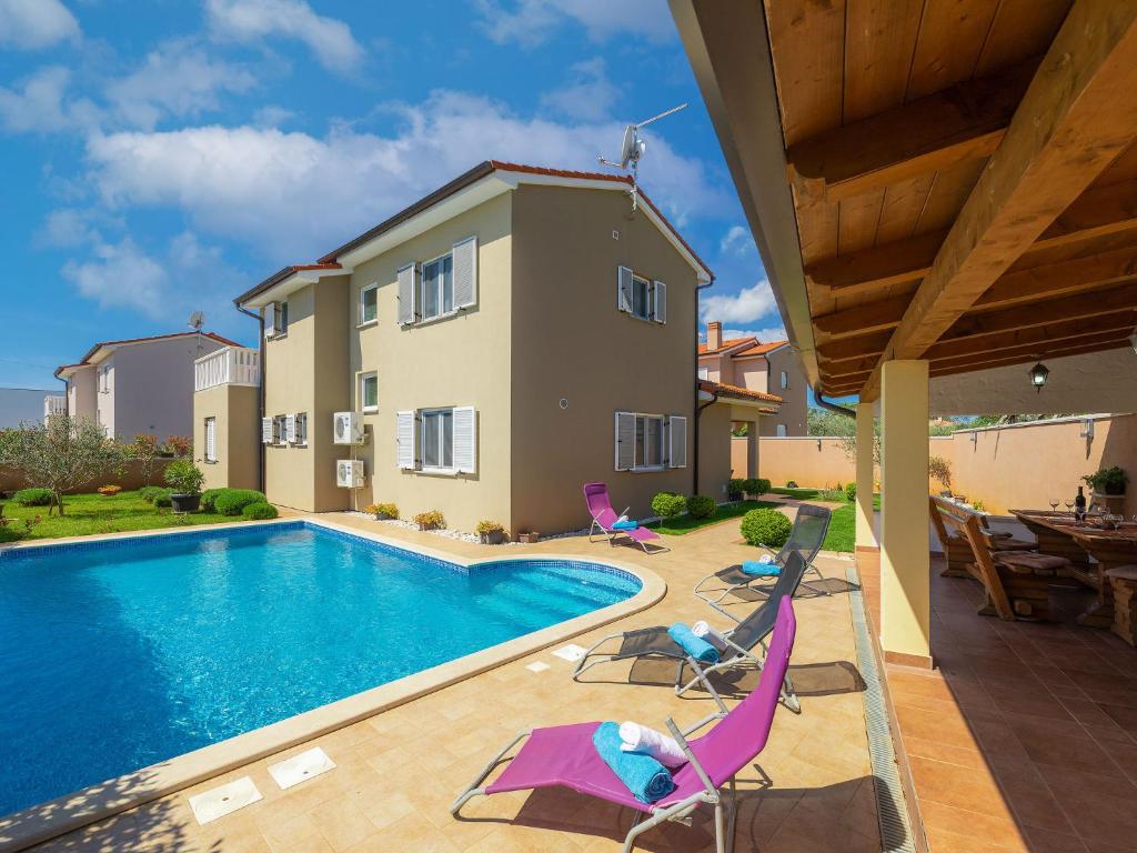Holiday Home Villa Zara by Interhome