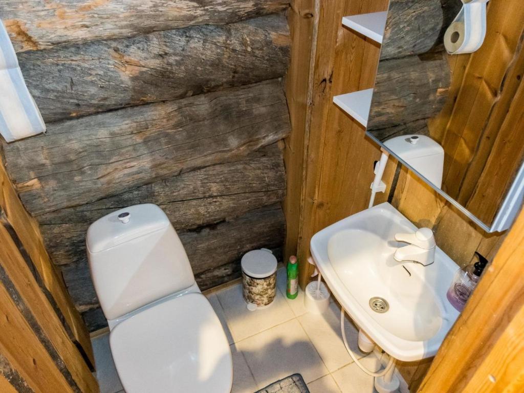 Koupelna v ubytování Holiday Home Luostonseita 1 by Interhome