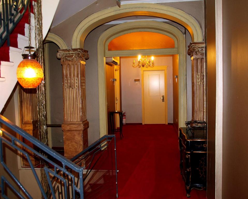 Foto dalla galleria di Delphi Art Hotel by Prima Hotels ad Atene