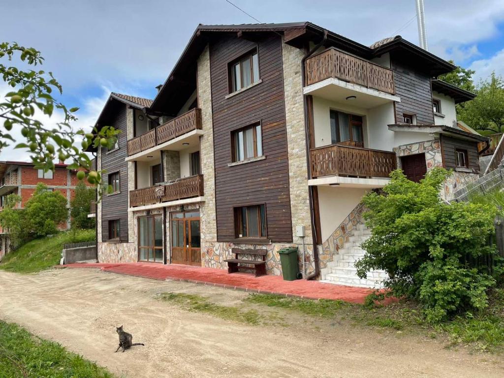 Guest House Ati