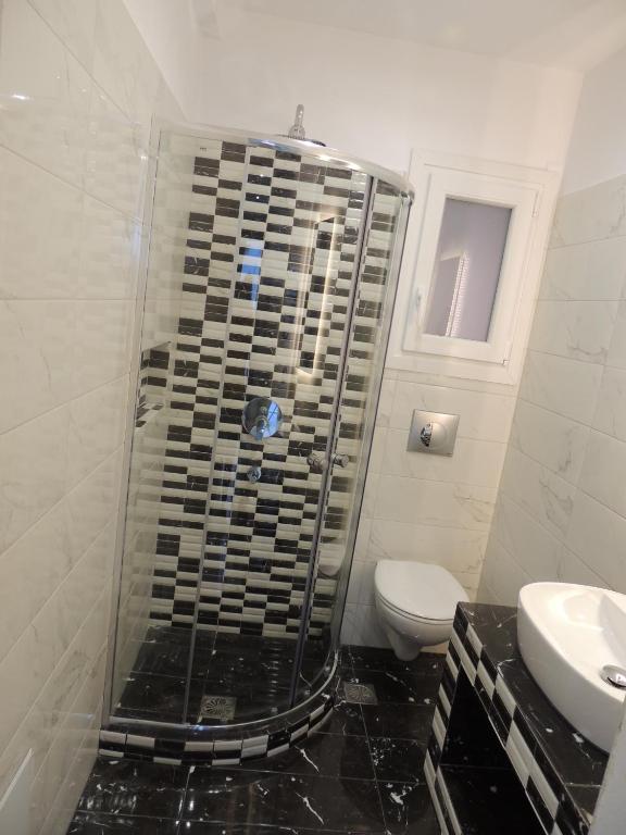 levante studios Αndros - Comfort Quadruple Room