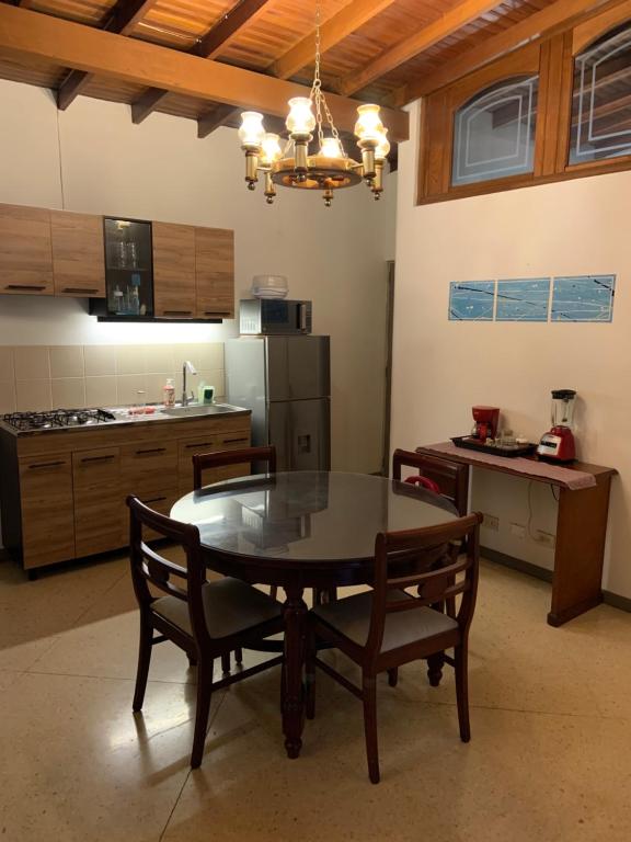 Kuchyň nebo kuchyňský kout v ubytování Casa Rosales