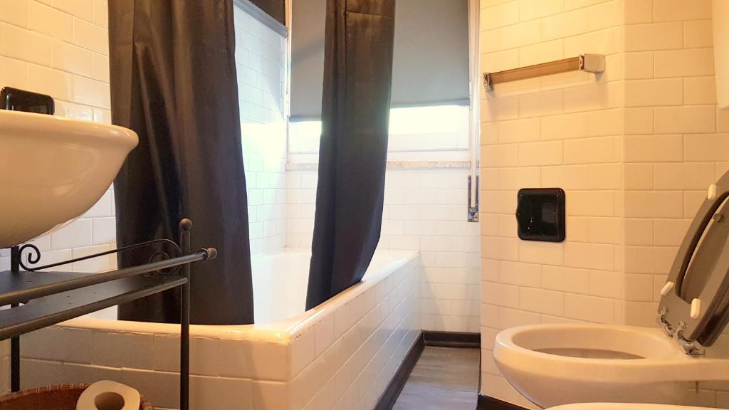A bathroom at Domus LouLou