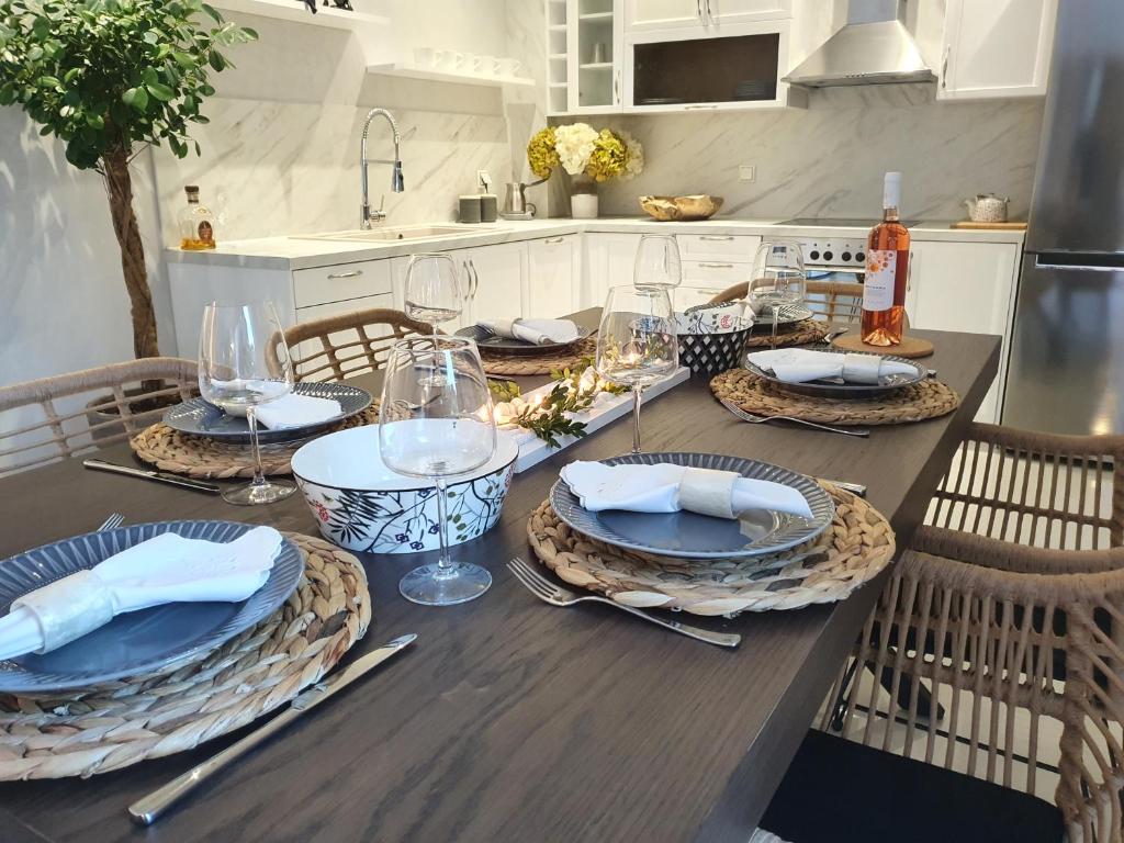Kuchyň nebo kuchyňský kout v ubytování Dioni Luxury House