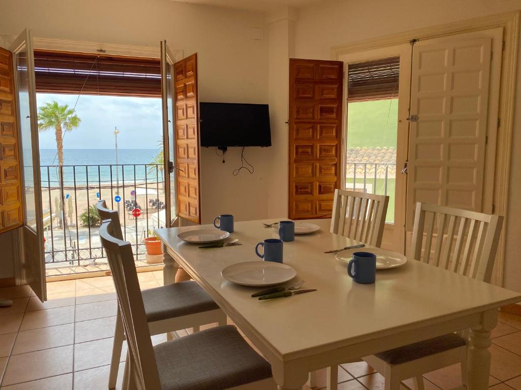 Fotografia z galérie ubytovania Apartamento In Front Of The Beach Primera Linea De Playa v destinácii Villajoyosa