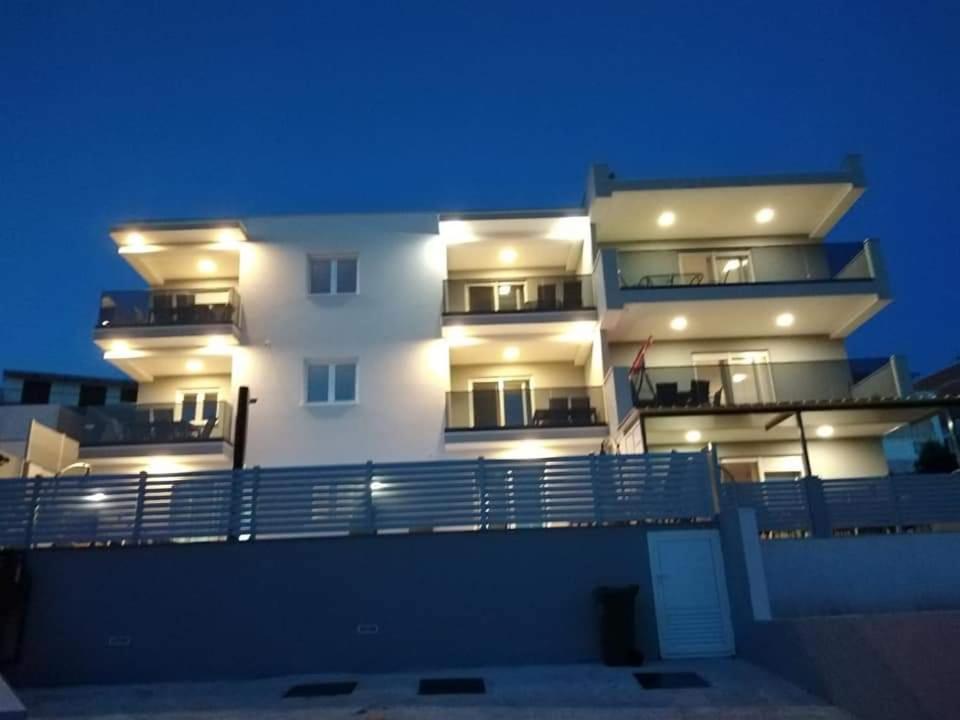 Balkon lub taras w obiekcie Apartmani Manuela