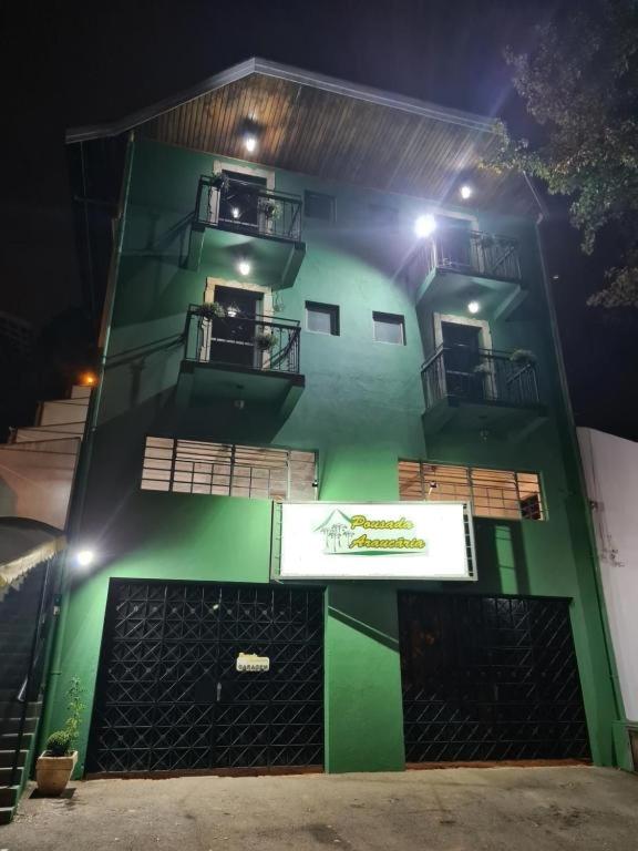  Pousada Araucária
