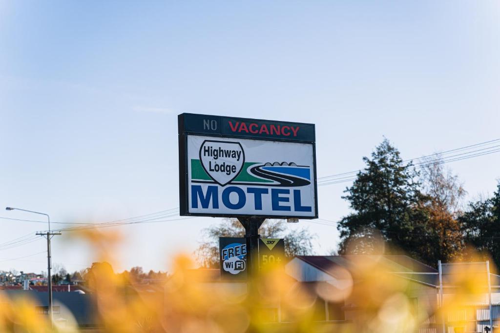 Certifikát, hodnocení, plakát nebo jiný dokument vystavený v ubytování Highway Lodge Motel