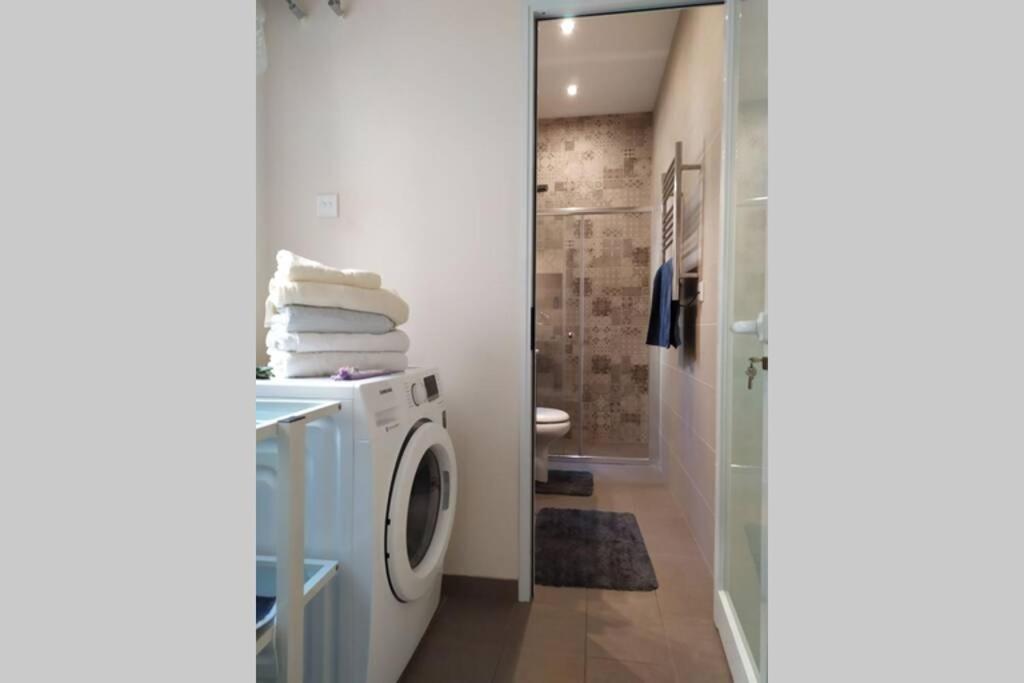 Koupelna v ubytování Modern stylish flat near Valletta and Sliema!