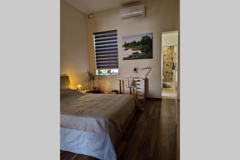 Postel nebo postele na pokoji v ubytování Modern stylish flat near Valletta and Sliema!