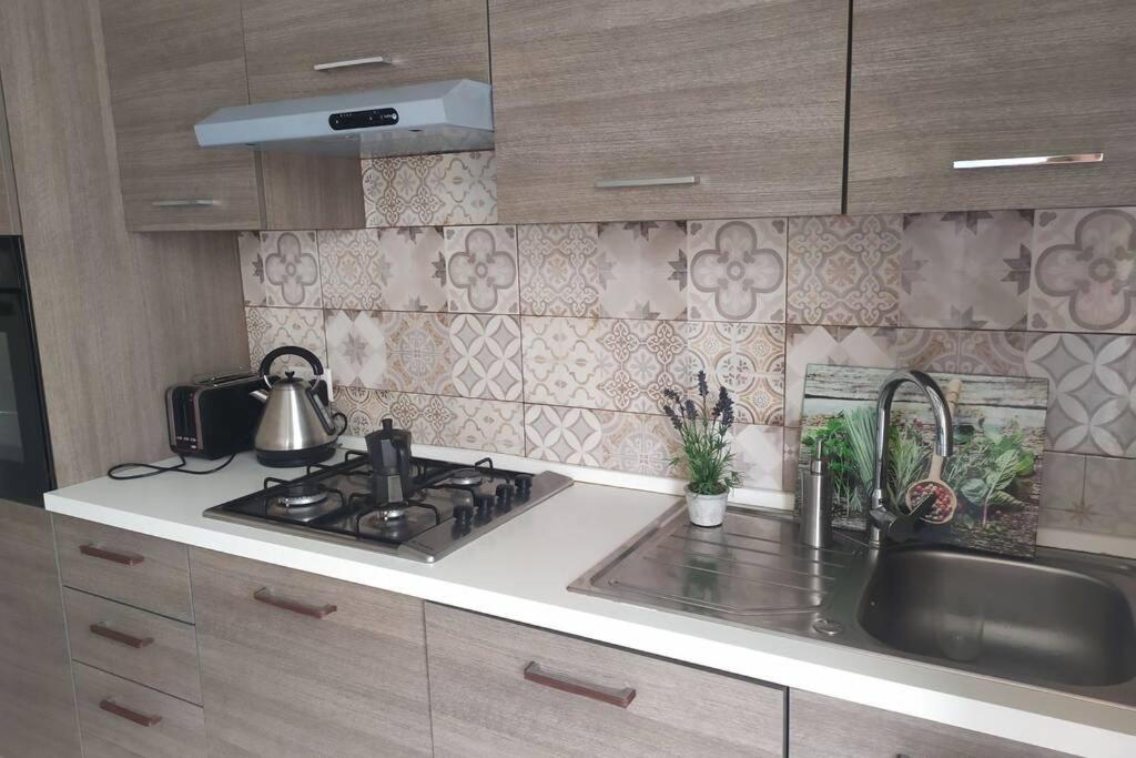 Kuchyň nebo kuchyňský kout v ubytování Modern stylish flat near Valletta and Sliema!