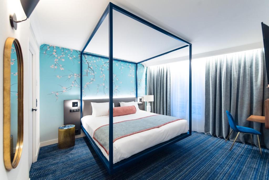 
Large Executive Double Room Tour Eiffel View
