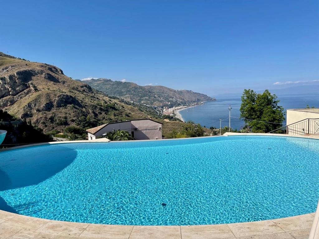 LUXURY APARTMENT TAORMINA WITH POOL AND PARKING, Taormina (updated prices 2024)