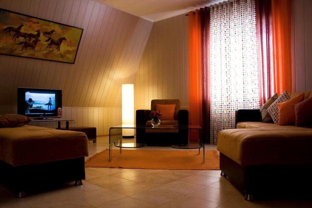 TV a/nebo společenská místnost v ubytování Chebak RANCH