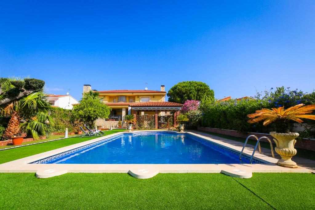 Magnifica ONLY FAMILIES Planet Costa Dorada, Cambrils ...