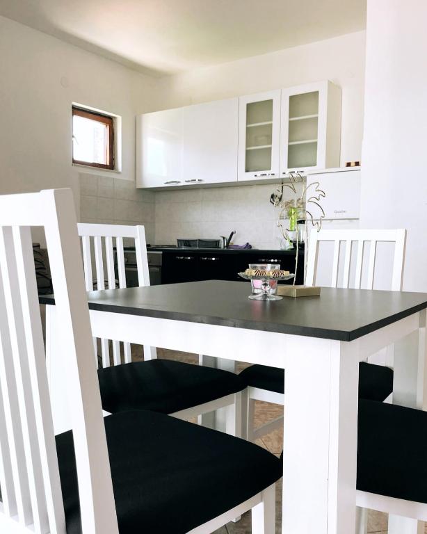 Blue Sky Apartments - One-Bedroom Apartment