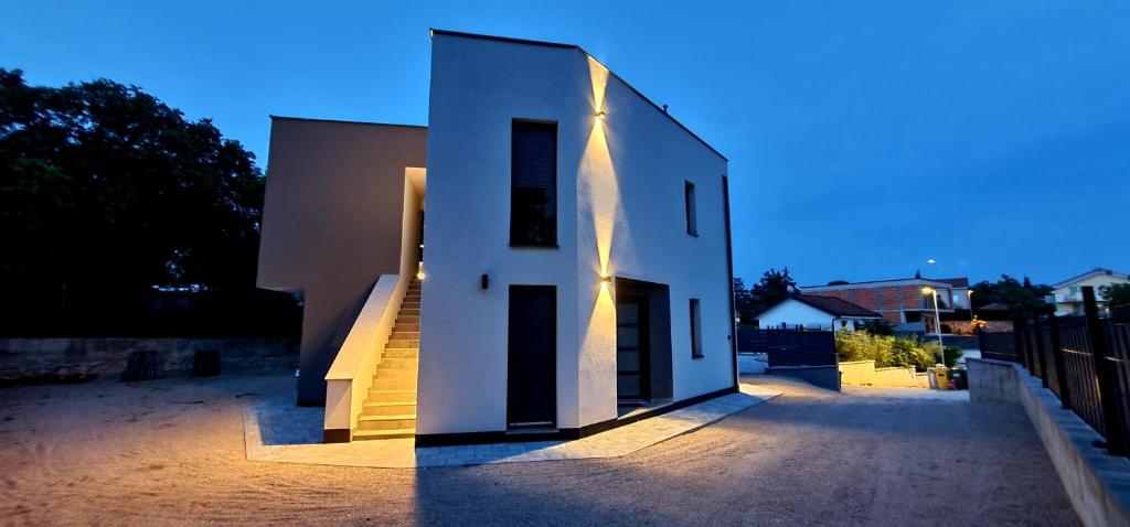 Budynek, w którym mieści się apartament