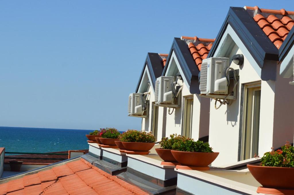 Vista generica sul mare o vista sul mare dall'interno dell'hotel