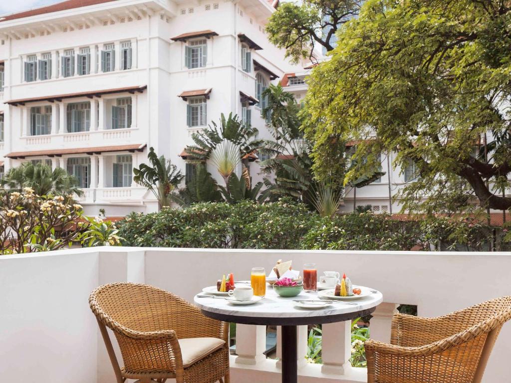 Nápoje v ubytování Raffles Hotel Le Royal