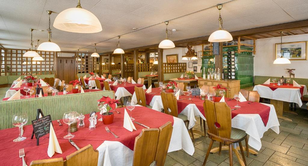 Restaurace v ubytování ZUR TRAUBE Schwarzwaldhotel & Restaurant am Titisee