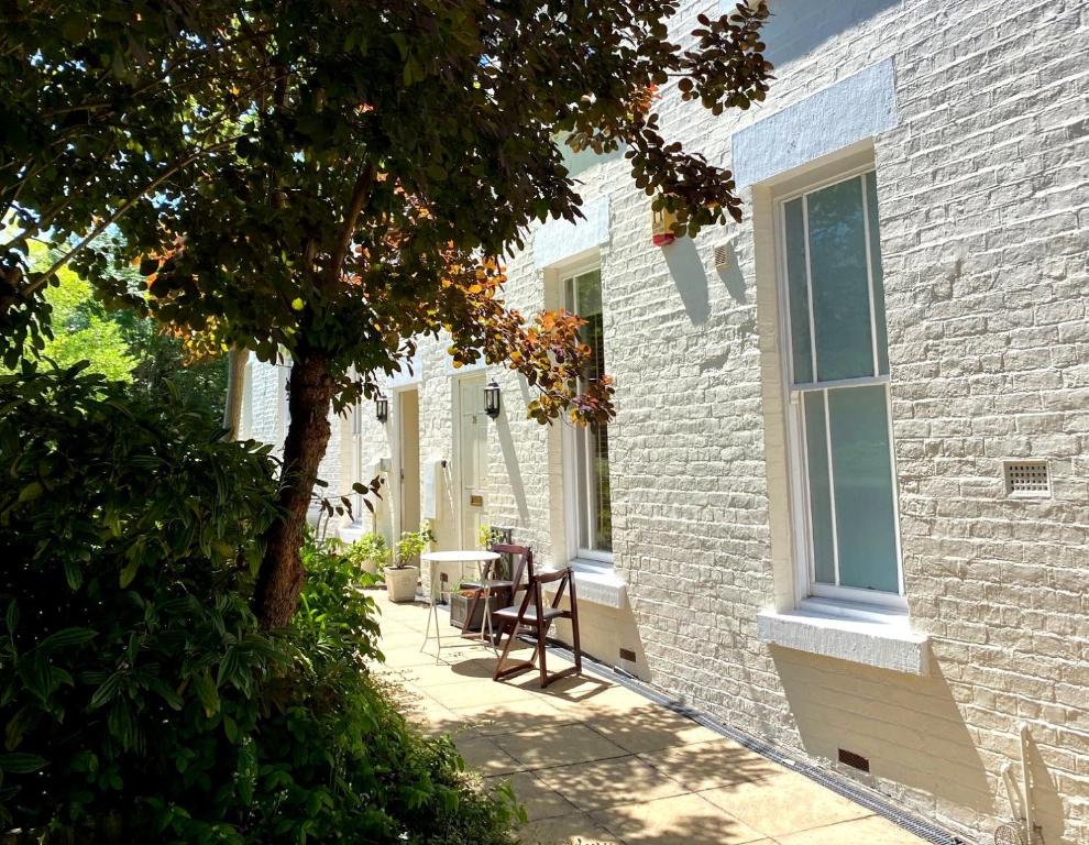 Zahrada ubytování Fabulous 2 bed Ground floor apartment Belper