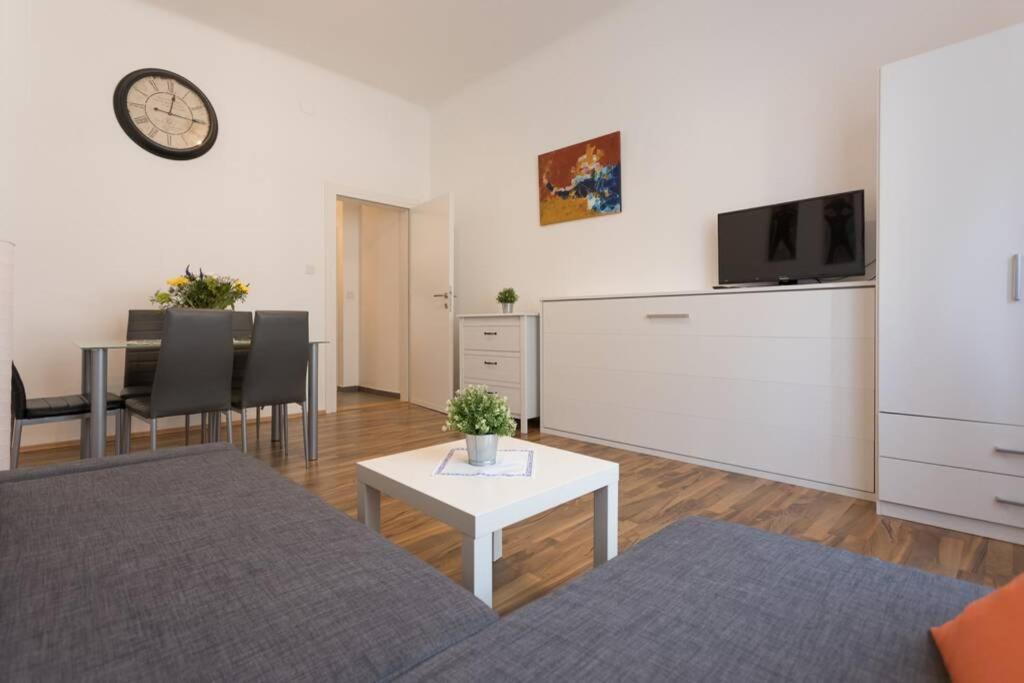 16 C&J's apartment, Vienna – Updated 2022 Prices