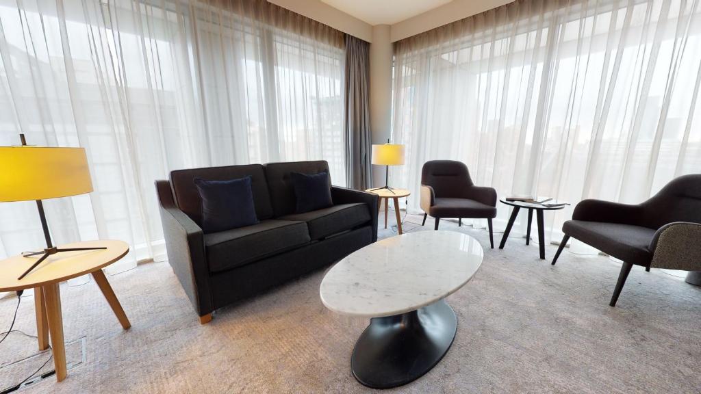 Holiday Inn Manchester - City Centre, an IHG Hotel - Queen Suite With Two Queen Beds And View