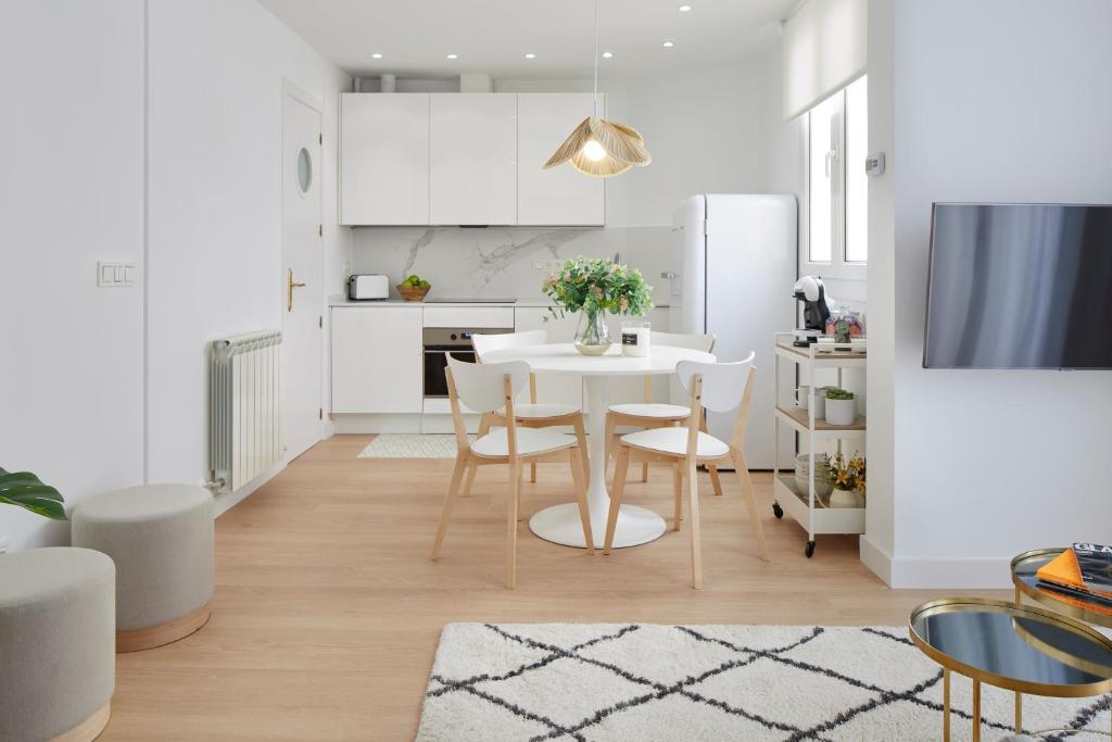 Kuchyňa alebo kuchynka v ubytovaní Moneo by FeelFree Rentals